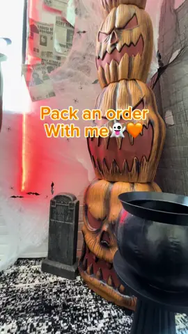 Packing all the spooky vibes🎃 #backtoschool #fall #tiktokshopcreatorpicks #dealsforyoudays #tiktokshopbacktoschool 