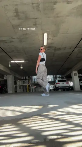 feels a little like fall today #fyp #fitcheck #nashville #fashioninspo #fallfashion 