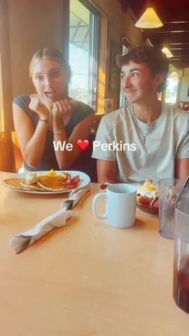 girl u look delicious… oh I mean gorgeous! #perkins #food #sister #yummy #viralvideo 