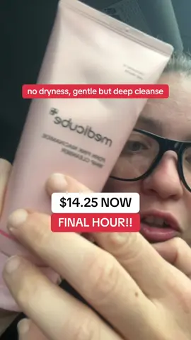 this cleanser is actually sooo soft n foamy 🫧 my skin feels clean but not dry at all 💕✨ #Medicube #KBeautySkincare #tiktokshop 