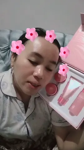 Miamore Skincare basic formulasi Korea ini bantu atasi flek hitam, jerawat, pori-pori besar, dan kulit berminyak. Usia 13+ boleh pakai!