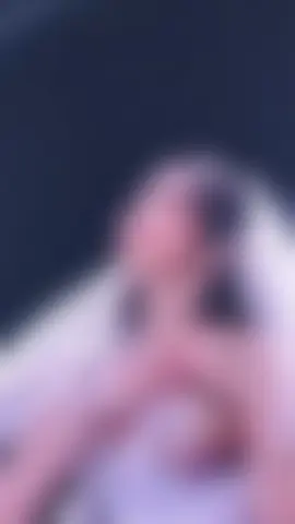 很有力量的一首歌…… 一首‘’說謊‘’辜負了9年的感情 一首‘’泡沫‘’結束了9年的感情 #感受音樂的力量 #有故事的歌手  #鄧紫棋   