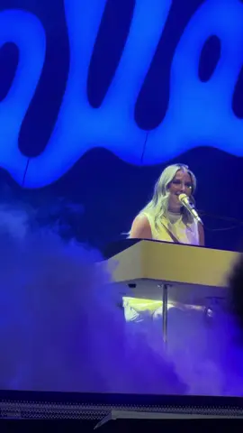Mon piano et moi - Helena #live #music #pourtoii #solidarités #hele @Hélé 