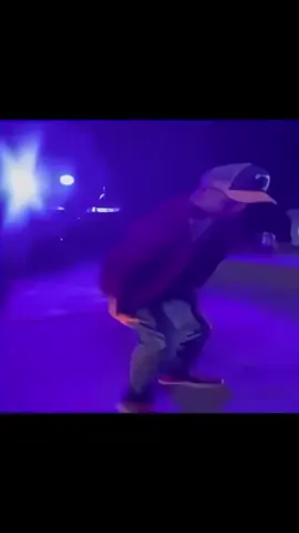 Guy with hurt leg vibing to my unreleased song🕺 (song: ilyTOMMY - 3 AM) *unreleased* #ilytommy #rap #memecut #underground #tiktok 