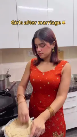 Girls after marriage 😀😍😂 #funnyreaction #funnytiktok #funnyreels #sofunny🤣🤣 #girlsaftermarrige 