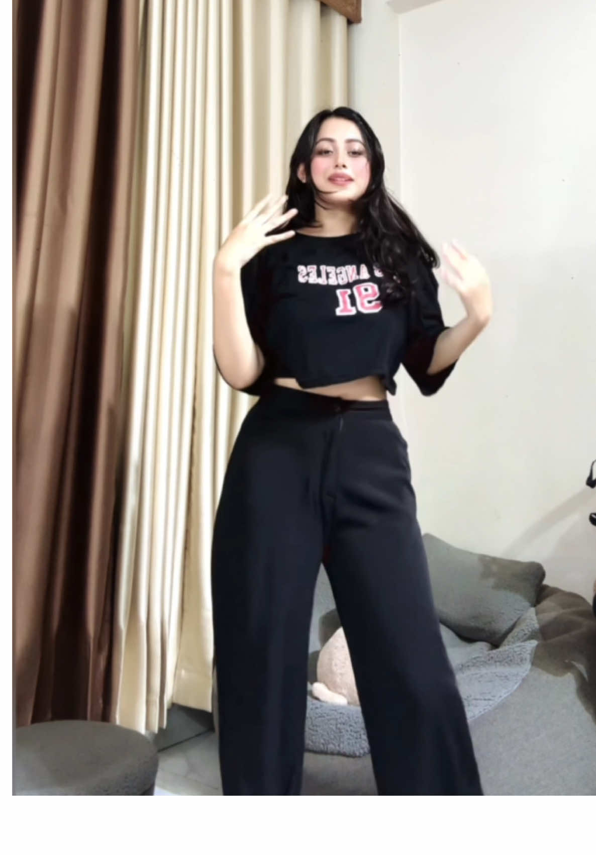First time try middle e akta step missing bolo to Konya ?😂 t shirt from : @makeitup59  #foryou #unfreezemyacount  #pleasegoviral  #sanjida_afrin01  #viral  