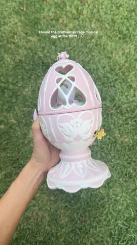 2003 𝓢𝓲𝓶𝓹𝓵𝔂 𝓔𝓵𝓮𝓰𝓪𝓷𝓽 𝓐𝓿𝓸𝓷 ｡.💗🕊️˚｡ #pink #dollcore #shabbychic #coquette #cottagecore    