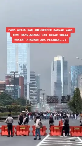 semoga demo tanggal 28 Agustus 2025 berjalan dengan lancar dan tertip ya,ingat lah polisi pengayom masyarakat,dan pendemo tidak boleh anarkis,,, masyarakat dan aparat bukan musuh...jaga kondusifitas...salam perjuangan #fyp #demo #dpr #dprri #artist 