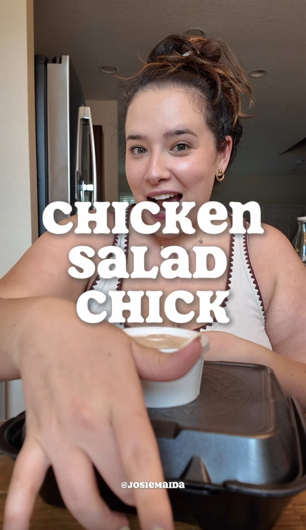 CHICKEN SALAD CHICK FOR LUNCH! 🤭  The ultimate girl lunch because their little platters are perfect if you want a little bit of everything! 💅 I love seeing all the different delicious and creative flavors of chicken salad, but I always end up back with Cranberry Kelly! 😋  #chickensaladchick #whatieat #whatieatinaday #wieiad #orlandofoodie 