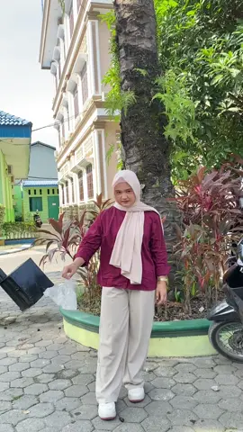 UMA kampus sehat dan unggul 🌟. Lingkungan asri, ilmu berkembang, prestasi meningkat. Jadi mahasiswa UMA itu asik, tapi ingat… ‘tak boleh’ lupa jaga kesehatan dan semangat belajar 💪😉 @Universitas Medan Area  #tiktokuma2025 