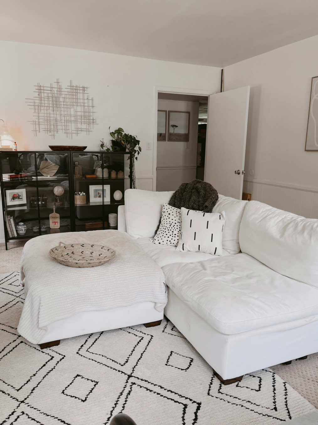 ✨ The living room’s laid-back sister — cozy, calm, + ready for lounging.  #cozyliving #cozyhome #cozyvibes #hyggehome #interiorstyling 