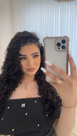 Yo Voy voy voy… - #yovoy #Zion #lennox #daddyyankee #spanish #lypsync #makeupinspo #birthdayparty #dressinspo #insp #curly #2009
