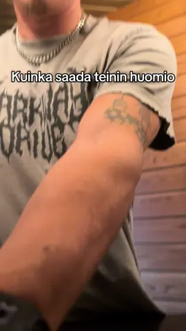 Tuleeko teidänkin teinit paikalle käskystä? 🤣 #teini #teenagers #kutsu #wrongplacewrongtime #father @E🐊 