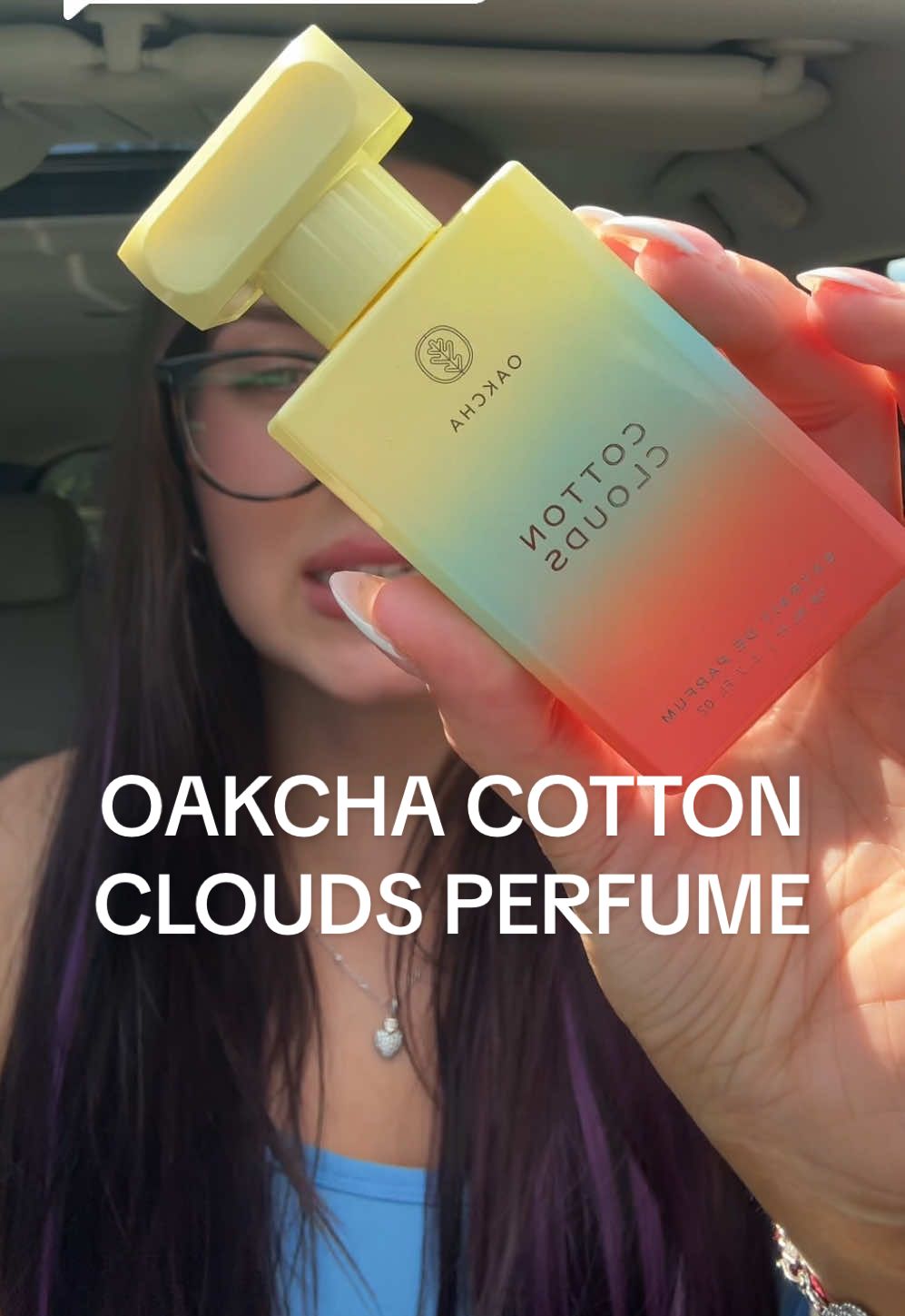 Replying to @Nikki🆘🇺🇸 like cotton candy and fun dip in one 🍬 the perfect scent for my gourmand girlies! 🍭 notes:  Strawberry Puree, Italian Lemon, Apple Skin, Nectarine Blossom, marshmallow  Such a yummy not to sweet gourmand! @Oakcha  #oakcha #cottonclouds #cottoncandyperfume #smelllikeasnack #gourmand 