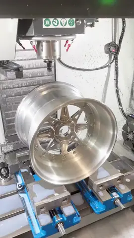 First prototype wheel for an AE86 machined on a Haas by @jspfab from a solid billet. #haascnc