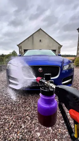 Satisfying 😮‍💨 #detailing #snowfoam #asmr #satisfying #fyp 