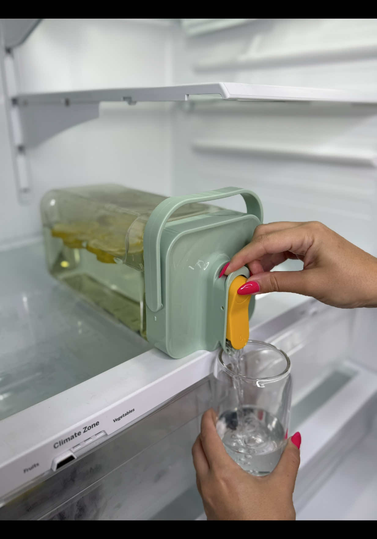 🔗In Bio! Fridge Must Have/Drink Dispenser 💚 #amazonhome #fridgeorganization #fridgemusthaves #amazonkitchen #newgadgets 