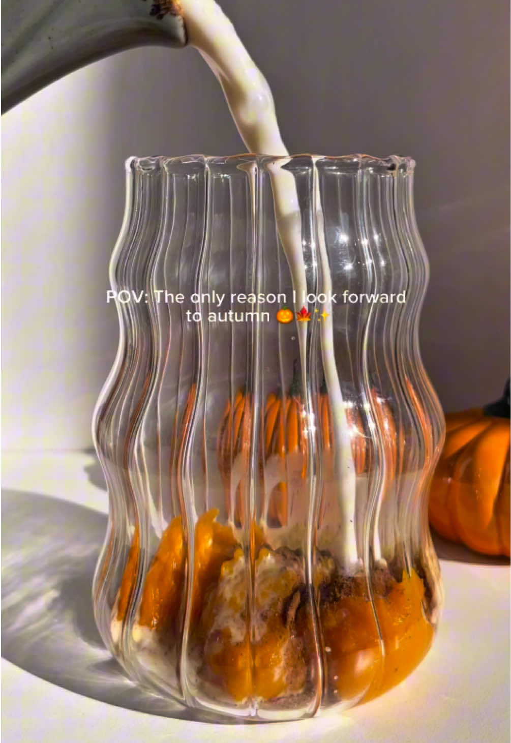 Pumpkin spice latte is the number one thing I’m waiting for ✨😏 🎃 Ingredients: 	•2 tbsp pumpkin purée ( store bought or homemade) 	•1 cup vegan milk (almond, oat, soy, or any preferred type) 	•Optional: 1 tsp maple syrup (or sweetener of choice, adjust to taste) 	•1 tsp pumpkin pie spice (or a mix of cinnamon, nutmeg, ginger, and cloves) 	•1 shot of espresso or ½ cup of strong brewed coffee 	•Optional: whipped coconut cream or additional spices for topping • • • #pumpkinseason #pumpkinspice #pumpkinrecipes #pumpkinlatte #pumpkinspicelatte #fall #fallrecipes #autumnrecipes #pumpkinspiceseason #EasyRecipes #coffeelover #starbucksdrinks #starbucks #plantbased #psl #veganpumpkinspicelatte