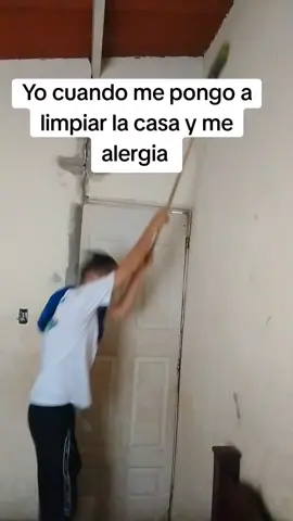 yo cuando me pongo a limpiar la casa y me da alegría #humor #alergia #risa #viraltikto #comedia #fyppp 