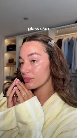ad glass skin will never get old 🧊 shop the ENTIRE new hyaluron range for more than 50% off!! @Garnier #glassskin #skincare #hyaluronpartner 