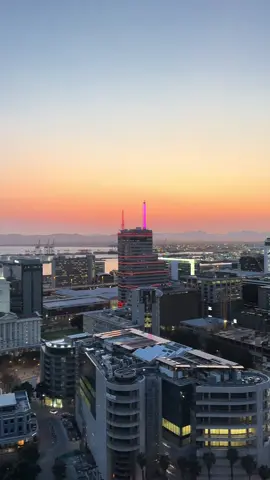 What a privilege it is to witness this beautiful view. #city #capetown #fyp 