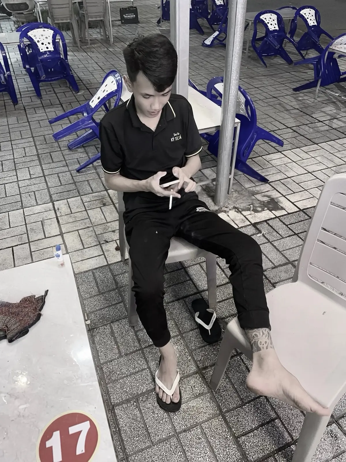 Sau này vĩnh viễn đừng nên gặp lại, vĩnh viễn cũng đừng liên lạc thêm lần nào nữa. 3 phần hận, 7 phần cũng là hận, trời đất có nghiêng ngả cũng không mong tương phùng. Thời gian có thể giải quyết được tất cả nhưng vết thương trong lòng thì vẫn mãi ở đó. Quá khứ anh tệ anh biết chứ anh tệ nên anh cũng không dám mơ ước về hạnh phúc của riêng mình.. #fyp #tiktok 