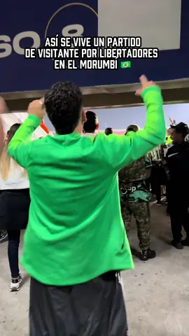 Vivir la Copa Libertadores de visitante es otra película 🎥✨ Desde las tribunas del Morumbí, apoyando a Atlético Nacional, se siente esa mezcla de nervios, pasión y orgullo. 💚 No hace falta hablar mucho… las imágenes cuentan lo que significa seguir al Verde por el continente. 🌎 #atleticonacional #atleticonacional⚽️🥰 #soydelverdesoyfeliz #losdelsursiemprepresentes🔥 #copalibertadores 