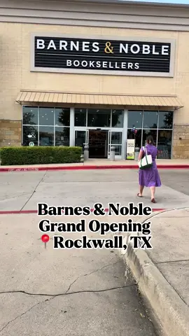 So excited to have a B&N near me! There were so many people there and the new store is beautiful!!🤍 #barnesandnoble #newbookstore #newbooks #bookstore #newreads 