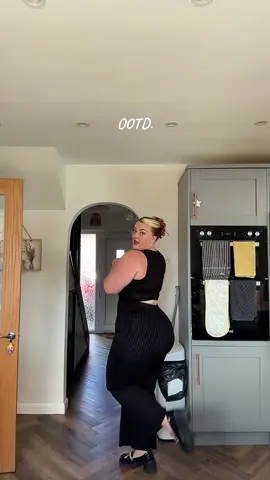 Jumpsuit is linked for the baddies who were asking 💋 #forupage #tiktokshop #jumpsuitoutfit #workfashion #plussizefashion 