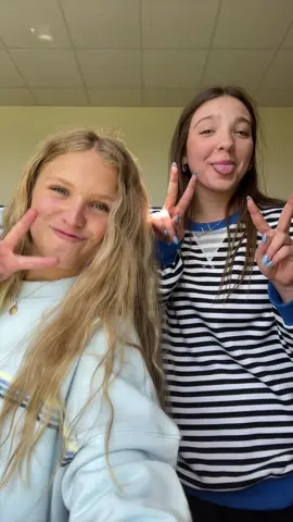 take us back to 2020😜😜we r cringe #hypehouse #emo #france #2020tiktik #kesha 