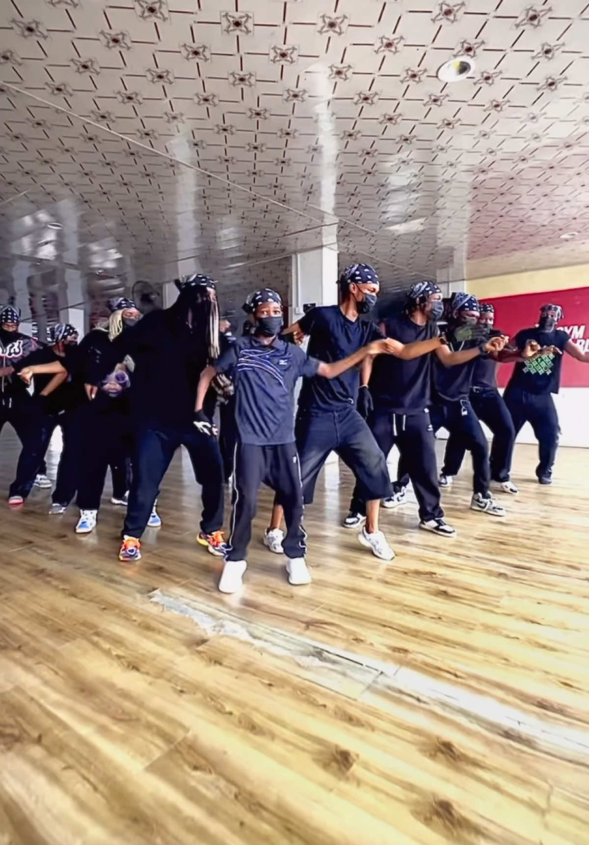 We had to jump on this amazing dc by @𝑺𝒒𝒖𝒊𝒅𝒃𝒐𝒚𝒄𝒂𝒍𝒍𝒚🍏  #foryoupage #tdaworldwide #trend #amapiano #dance 