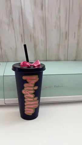 It’s always fun create gifts for my clients using my @Cricut 🩷 🥤  . . #cricutprojects #cricutexploreair2 #cuttingwithcricut #craftingwithcricut #cricutcrafter