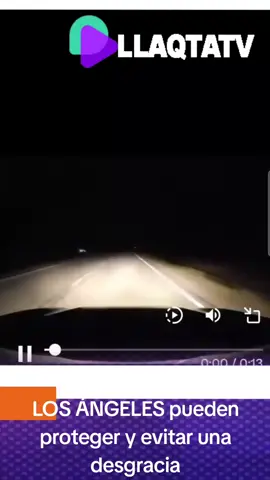 #ATENCION|  📸😱 LOS ÁNGELES pueden proteger y evitar una desgracia.? La sorpresiva aparición de una paloma que evitó un accidente en una vía solitaria. Un hecho insólito y cargado de emotividad quedó registrado en video: la repentina aparición de una paloma evitó lo que pudo ser un grave accidente en una vía desolada. Las imágenes muestran cómo el ave surge de manera inesperada justo en el momento en que se iba a producir el siniestro, generando sorpresa y conmoción entre quienes presenciaron la escena. El video rápidamente se volvió viral en redes sociales, donde miles de usuarios interpretaron el acontecimiento como un símbolo de esperanza y protección en medio del peligro.