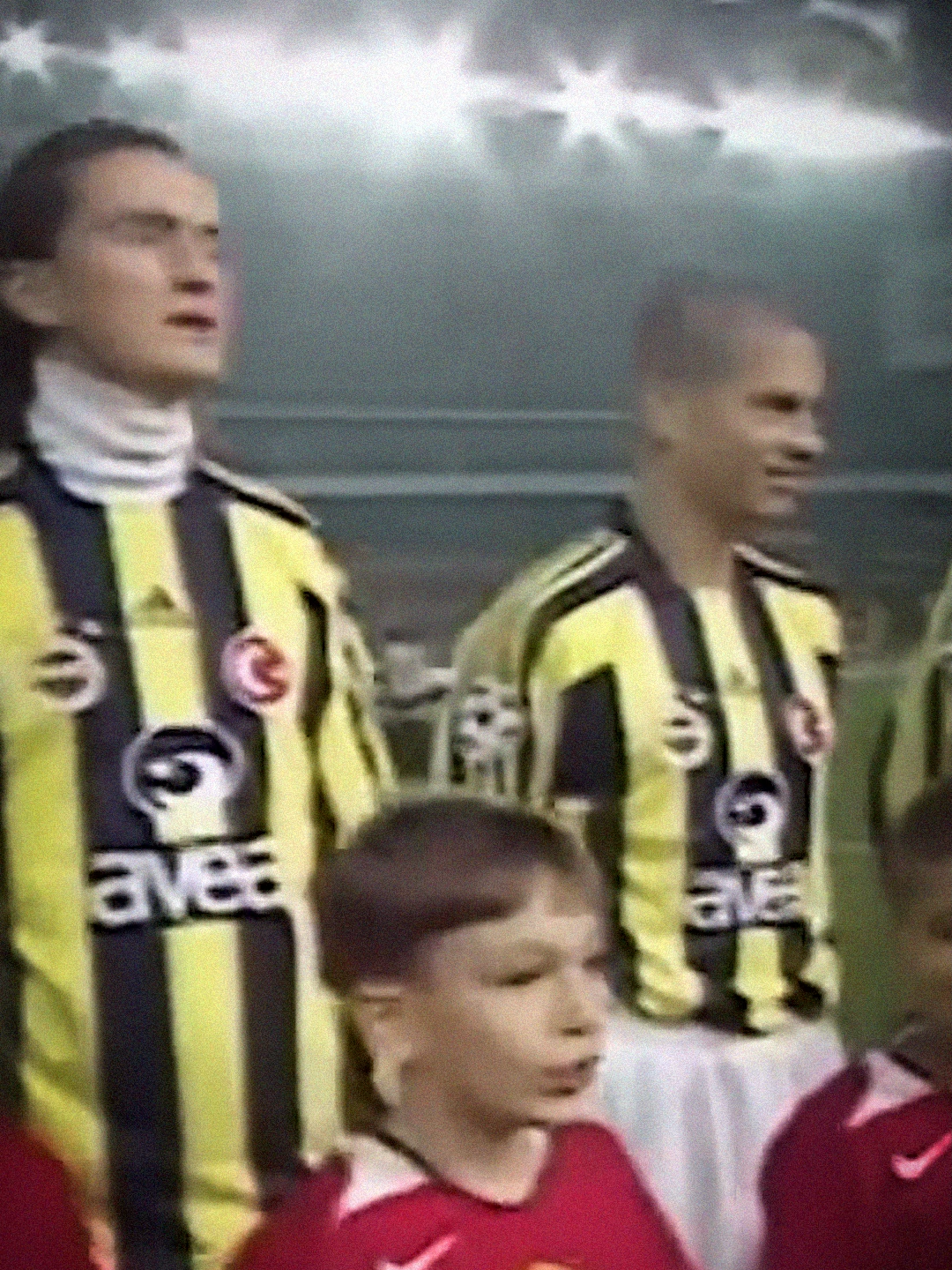 Fenerbahçe 16 yıl sonra bir ilki başarmak için sahaya çıkıyor...  #Fenerbahçe #UCL #ŞampiyonlarLigi