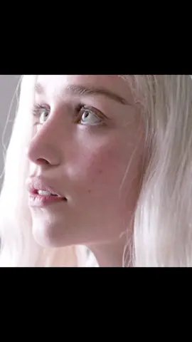 سبحان الله نفس جمالي بالضبط 😫 #gameofthrones #daenerystargaryen #emiliaclarke #تيم_نورث🗻 #fyp 