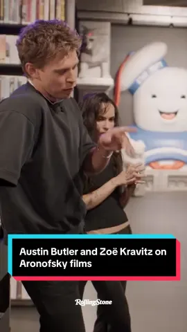 #caughtstealing co-stars #zoekravitz and #austinbutler discuss their director #darrenaronofsky’s films 🎬 #film 