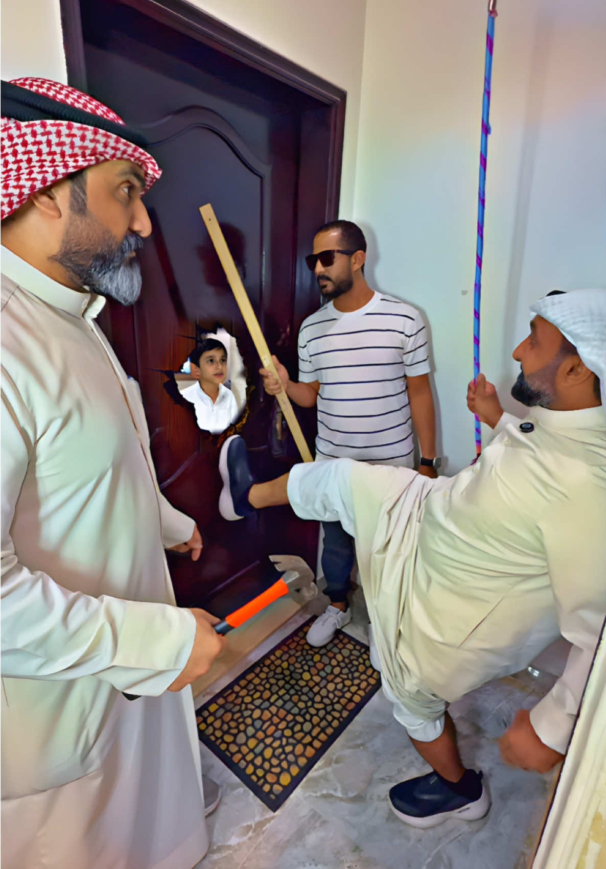 الولد يبي اغراض مدرسة من سوق البيك 