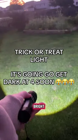 Tragic how it gets darker earlier #flashlight 