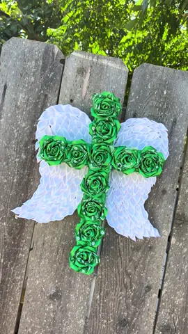 Eternal memorial cross 🕊️  #bandanaroses #explorepage✨ #viralvideo #chicanaownedbusiness #bandanaroses🌹 