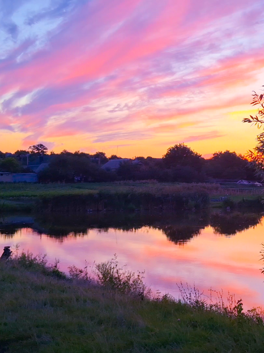 gorgeous summer sunset by the lake  #real #fypシ゚ #vibes #atmosphere #sunsetlover 