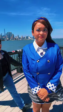 That’s it, that’s the entire musical in 15 seconds 💙🥤 @Musical #heathers #heathersthemusical #veronicasawyer #veronicasawyercosplay #jd #jasondean #jdcosplay #jasondeancosplay 