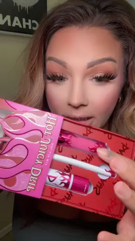 I have the new Daus X  @Glamlite lip kit in DSL!!!   #dauslipkit #dsllipkit #glamlite #dausmendoza #lipkit #lipcombo #fyp #lippie 