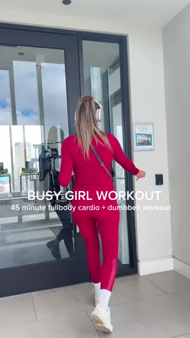 45 minute fullbody cardio + dumbbell busy girl workout — let’s do it!  30 minutes on an incline followed by this dumbbell circuit ⬇️ 3x 45 seconds on 15 seconds off  Goblet squat  Upright row  Bent row  Low squat tap outs  Be sure to save + share  #fullbodyworkout #dumbbellworkout #workoutplanwomen #workoutprogramforwomen #workoutsplitforwomen #workoutroutine #cardioworkouts 