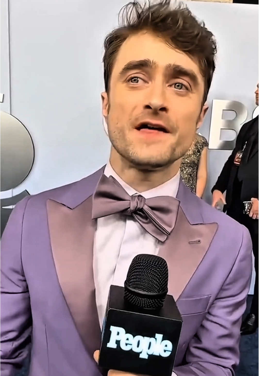 Daniel Radcliffe ya no puede ni atarse los zapatos y la razón es devastadora #DanielRadcliffe #celebrity #money #sick #harrypotter 
