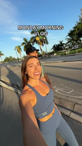 Beach walk, coffee, and trying a new brekky recipe!!🍳LOVE to start the week like this🫶🫶 #morningvlog #southflorida #fortlauderdale #healthybreakfast 