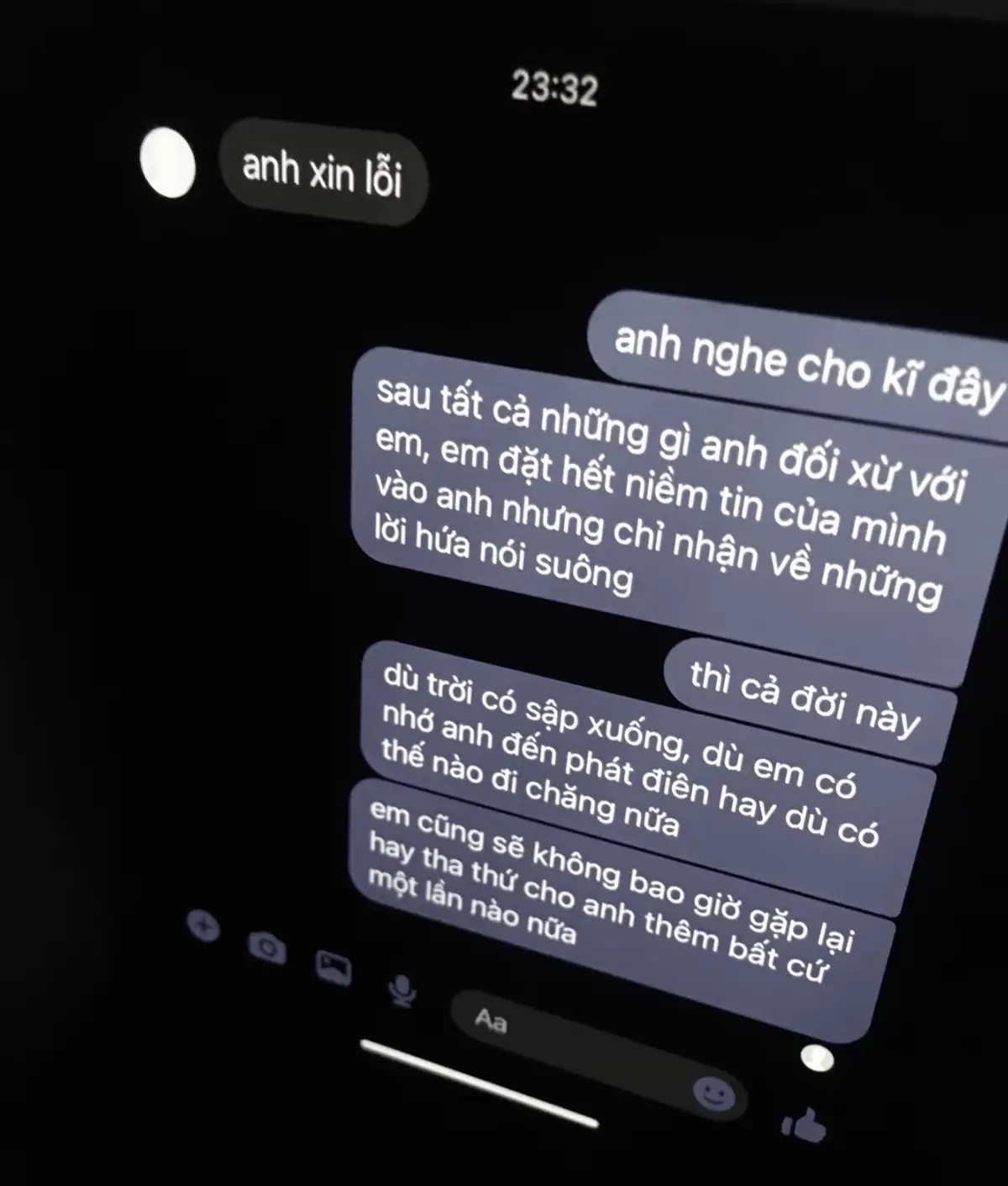Sau khi em từ bỏ tất cả và chọn rời đi. Em hận vô cùng, anh chưa bao giờ suy nghĩ cho em. Em chưa bao giờ đòi hỏi bất cứ thứ gì, chưa bao giờ làm khổ anh. Còn bản thân anh làm khổ bản thân em hết lần này đến lần khác. Em chưa bao giờ chê anh nghèo nàn, cũng không chê bai bản thân anh. Nhưng đối xử với em một cách nhẹ nhàng là điều tử tế dễ dàng nhất mà anh còn không làm được. Em nói đến đây thôi mong anh hiểu được bản thân em đã chịu biết bao nhiêu ức chính anh gây ra. Tuy nhỏ nhặt nhưng em nhớ mãi. Không đi được với nhau lâu dài coi như hết duyên. Đoạn đường còn lại mình đường ai nấy đi nha… #ngochan #xh #tiktok #emhananh #buon 