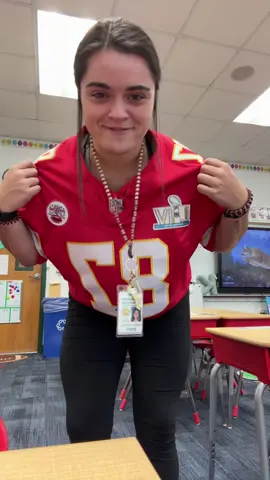 we LOVE y’all 💍🤍 #fyp #engagement #sohighschool #traviskelce #taylorswift 