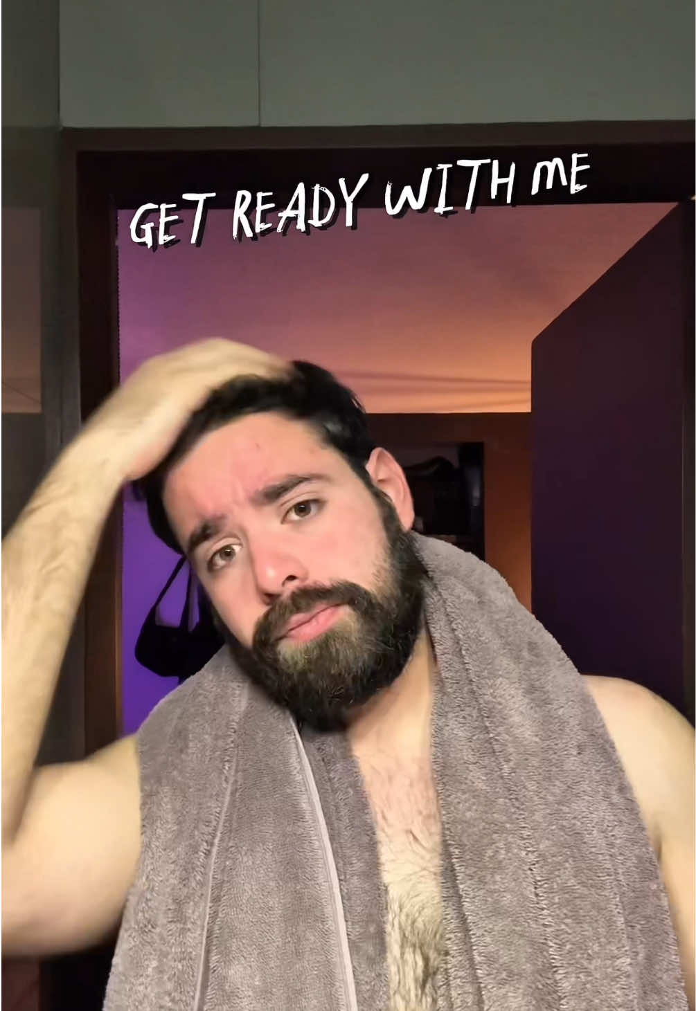 una peinadita a la barba y listo para lokiar 🕺🪩 @Bienbarbon  #grwm #barba #barbon #skincare 