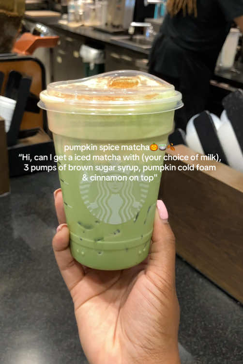 It’s officially pumpkin spice season @Starbucks & this is the BEST iced matcha to get, thank me later😍 #pumpkinspice #starbucksdrinks #matcha #fypシ #trending 