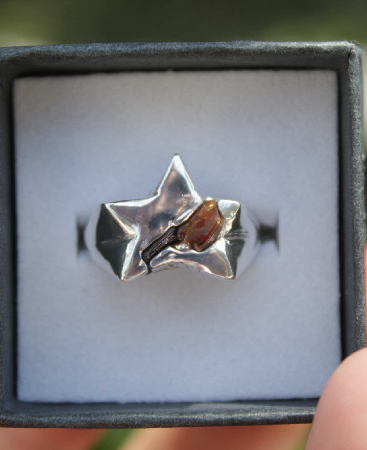 ⭐️💍  #fyp #jewelrymaking #silverjewelry                      Silver star ring with carnelian and garnet stones✨